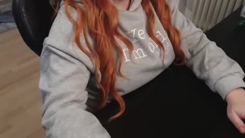 Elly online show from October 31, 7:37 pm