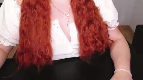 Elly online show from April 19, 6:10 pm