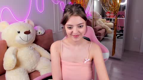 Elly online show from January 3, 5:42 pm