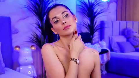 Snapshot of ellylynn chatting on October 23, 8:07 pm Elly online show from October 23, 8:07 pm