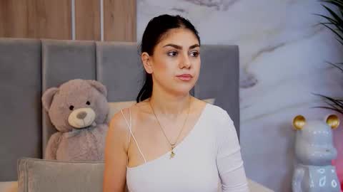 Snapshot of ellylynn chatting on November 9, 1:31 pm Elly online show from November 9, 1:31 pm