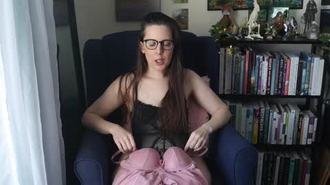 Snapshot of ellynaomi chatting on January 11, 4:14 pm Elly Naomi online show from January 11, 4:14 pm