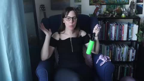 Snapshot of ellynaomi chatting on February 21, 10:15 pm Elly Naomi online show from February 21, 10:15 pm