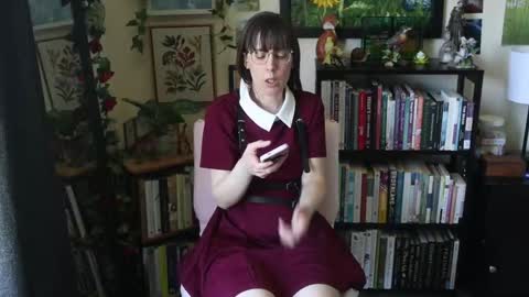 Snapshot of ellynaomi chatting on June 6, 5:17 pm Elly Naomi online show from June 6, 5:17 pm