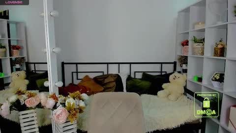 elma_lily online show from November 12, 7:09 am