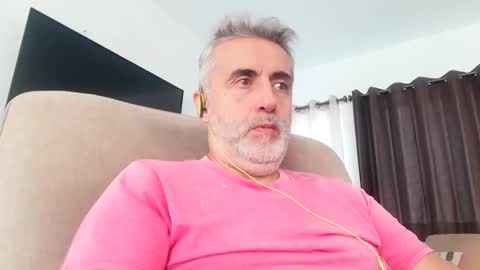 fer online show from December 5, 3:39 pm