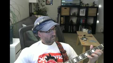 Snapshot of elmetaagain chatting on July 7, 7:23 am elmetaagain online show from July 7, 7:23 am
