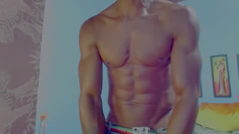 elmiltonnjakee online show from February 4, 7:20 pm