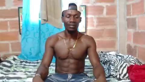 elmiltonnjakee online show from June 11, 8:29 pm