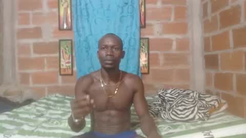 elmiltonnjakee online show from July 13, 7:33 am