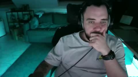 Snapshot of elmo__91 chatting on October 24, 10:50 pm Elmo online show from October 24, 10:50 pm