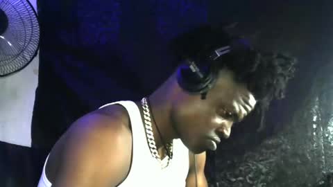 Snapshot of elniga21 chatting on January 11, 10:18 pm EL NIIGGGAA 21 EL NIGGA 21 online show from January 11, 10:18 pm