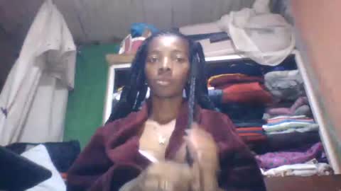 elodynarcisse online show from January 15, 5:49 pm