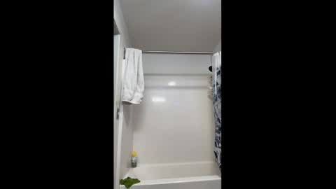 elohwelll online show from February 4, 7:14 am