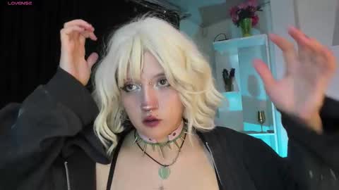 Snapshot of eloisee_ chatting on November 5, 4:56 am Eloise . online show from November 5, 4:56 am