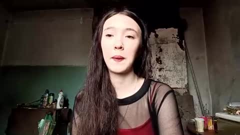 Snapshot of elouisevallian chatting on June 18, 2:34 am Elara online show from June 18, 2:34 am