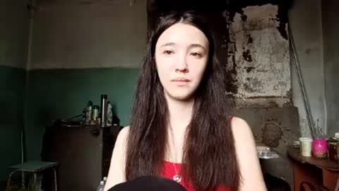 Snapshot of elouisevallian chatting on June 20, 2:25 am Elara online show from June 20, 2:25 am