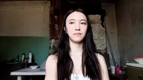 Snapshot of elouisevallian chatting on June 27, 2:16 am Elara online show from June 27, 2:16 am