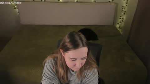 Snapshot of elovinora chatting on February 5, 7:18 pm Ela give me a thumbs up if you like it and this is important for the development of the account online show from February 5, 7:18 pm