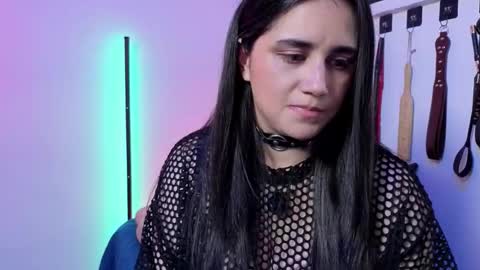 elowen_halley1 online show from February 14, 7:54 pm