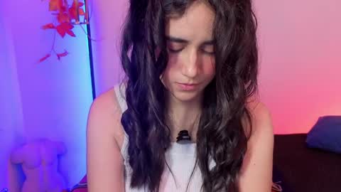 elowen_halley1 online show from April 3, 8:51 pm