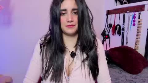 elowen_halley1 online show from April 15, 7:32 pm