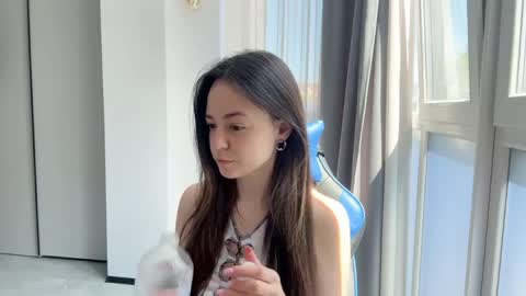 Snapshot of elowynx chatting on May 11, 9:04 am Milana online show from May 11, 9:04 am