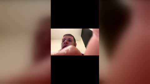 Snapshot of elpatriko9229 chatting on February 19, 11:01 pm ElPatriko9229 online show from February 19, 11:01 pm