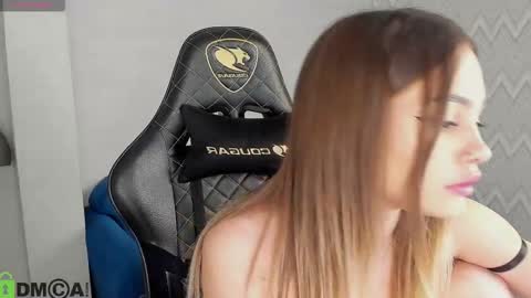 elsa_carterr online show from October 8, 8:45 am