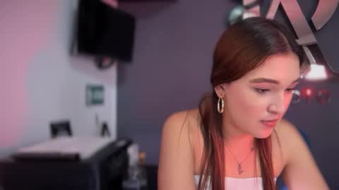 Snapshot of elsa_koch chatting on September 22, 7:49 pm ELSA online show from September 22, 7:49 pm