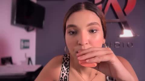 Snapshot of elsa_koch chatting on September 24, 9:07 pm ELSA online show from September 24, 9:07 pm