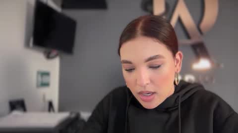Snapshot of elsa_koch chatting on September 29, 7:51 pm ELSA online show from September 29, 7:51 pm