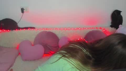 Snapshot of elsamails chatting on December 13, 9:52 pm Elsa online show from December 13, 9:52 pm