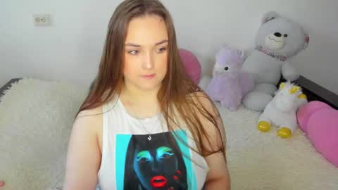 Snapshot of elsamails chatting on September 21, 1:57 pm Elsa online show from September 21, 1:57 pm