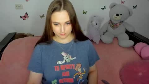 Snapshot of elsamails chatting on December 2, 7:53 pm Elsa online show from December 2, 7:53 pm