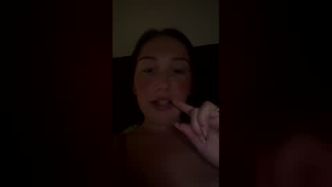 elsie787225 online show from May 3, 10:38 pm