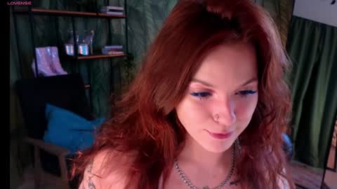 Snapshot of elsie_ginger chatting on February 6, 12:00 am Elsie online show from February 6, 12:00 am