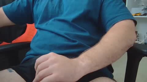 Snapshot of eltanke2206 chatting on October 23, 5:33 pm alexgarg online show from October 23, 5:33 pm