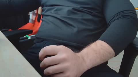 Snapshot of eltanke2206 chatting on December 5, 5:31 pm alexgarg online show from December 5, 5:31 pm