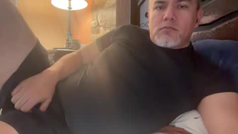 Snapshot of elvecinoequipadon chatting on May 20, 3:29 pm Petrhus Rockpic online show from May 20, 3:29 pm