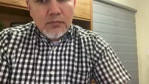 Snapshot of elvecinoequipadon chatting on May 27, 1:57 am Petrhus Rockpic online show from May 27, 1:57 am