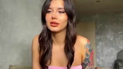 Elvi online show from July 14, 1:39 pm