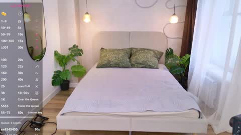 Erica  online show from April 23, 1:46 pm