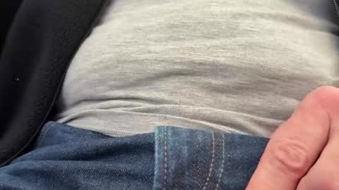 Snapshot of elvis_is_king chatting on December 14, 8:57 pm Elvis online show from December 14, 8:57 pm