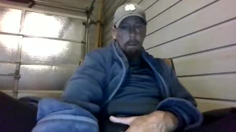 elwooood7 online show from April 19, 11:42 am