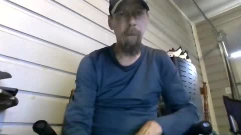 Snapshot of elwooood7 chatting on May 24, 1:05 pm elwooood7 online show from May 24, 1:05 pm
