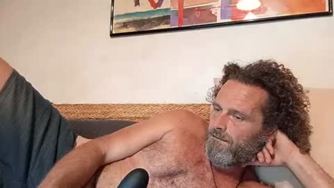 Snapshot of elyjahoye chatting on July 27, 8:38 pm elyjahoye online show from July 27, 8:38 pm