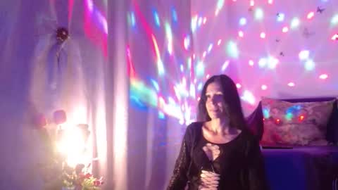 Elisa online show from October 1, 5:41 pm