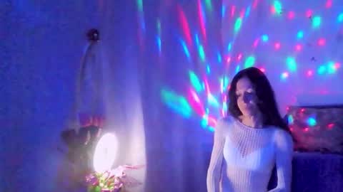 Elisa online show from October 6, 6:49 pm