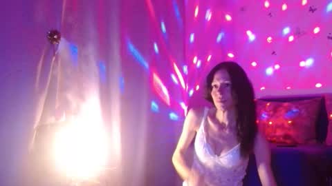 Elisa online show from October 17, 6:43 pm